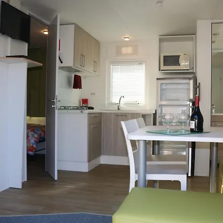 Сasa de vacaciones Altogold Swiss Holidays At Manor Farm 5* Entrelagos