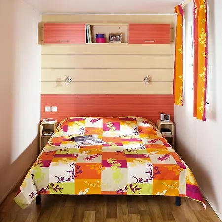 Altogold Swiss Holidays At Manor Farm 5* Holiday home