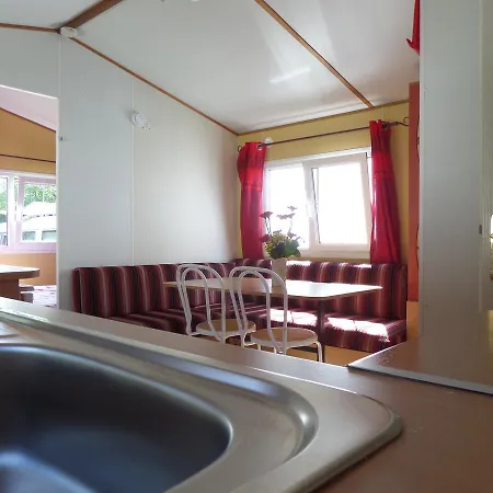 Сasa de vacaciones Altogold Swiss Holidays At Manor Farm 5* Entrelagos