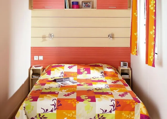 Altogold Swiss Holidays At Manor Farm 5* 別荘