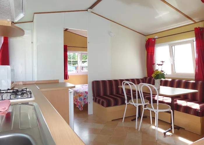 別荘 Altogold Swiss Holidays At Manor Farm 5* *